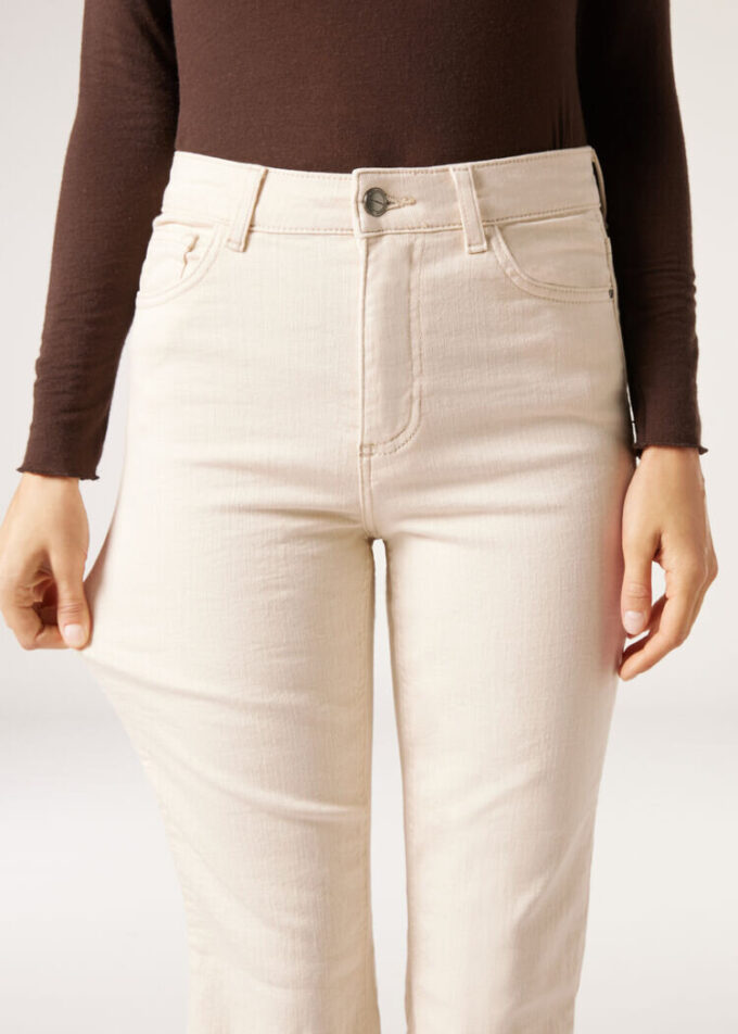 Ausgestellte Stretch-Jeans