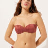 Bandeau-Bikini-Oberteil mit abgestufter Polsterung aus glänzendem Satin