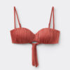 Bandeau-Bikini-Oberteil mit abgestufter Polsterung aus glänzendem Satin