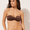 Bandeau-Bikini-Oberteil mit abgestufter Polsterung aus glänzendem Satin