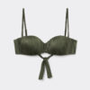 Bandeau-Bikini-Oberteil mit abgestufter Polsterung aus glänzendem Satin