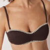 Bandeau-Bikini-Oberteil mit zweifarbiger Stickerei