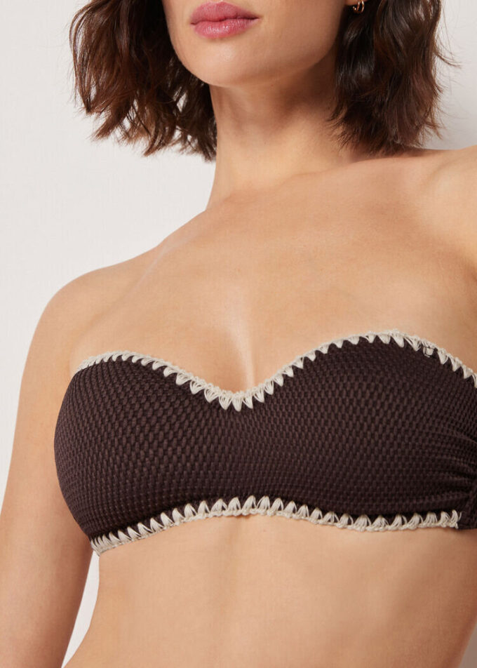 Bandeau-Bikini-Oberteil mit zweifarbiger Stickerei