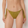 Bikinihosen mit seitlicher Schnürung aus glänzendem Satin Bikinihosen mit seitlicher Schnürung aus glänzendem Satin
