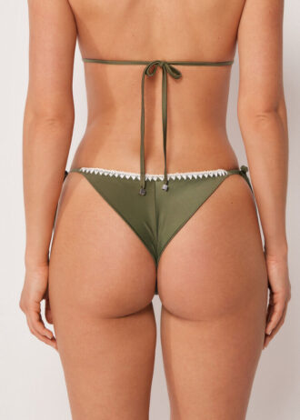 Brazilian-Bikinihose mit Schnürung und raffiniertem Glanz