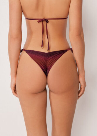 Brazilian-Bikinihosen-Slip in sanften Farbtönen
