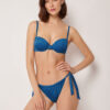 Gepolstertes Push-up-Bikinioberteil aus glänzendem Satin