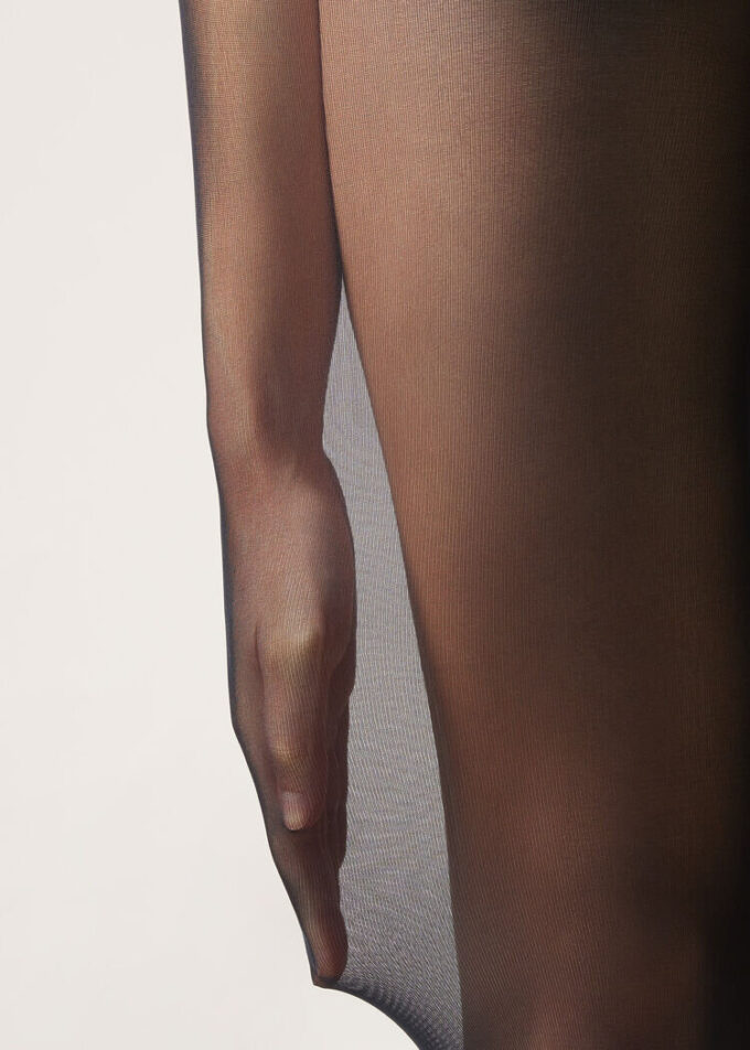 Halbtransparente, matte, unsichtbare 30-Den-Strumpfhose