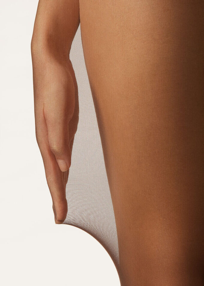 Halbtransparente, matte, weiche und bequeme 30-Den-Strumpfhose