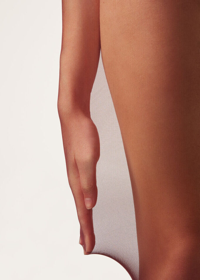 Halbtransparente, matte, weiche und bequeme 30-Den-Strumpfhose
