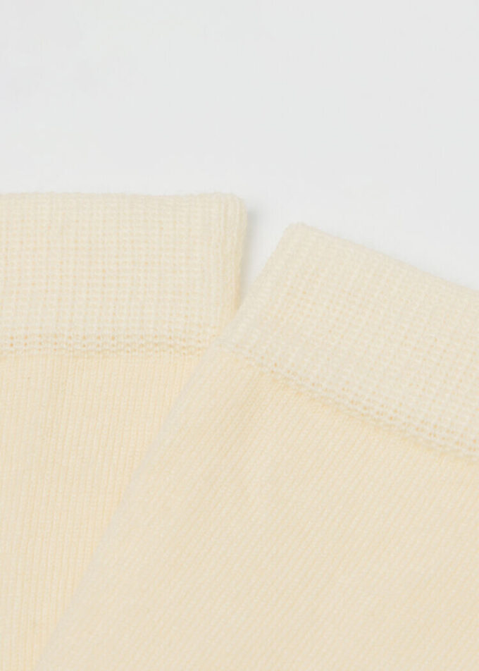 Kurze Socken aus Wolle und Baumwolle