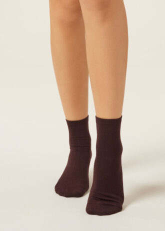 Kurze Socken mit verziertem Bündchen