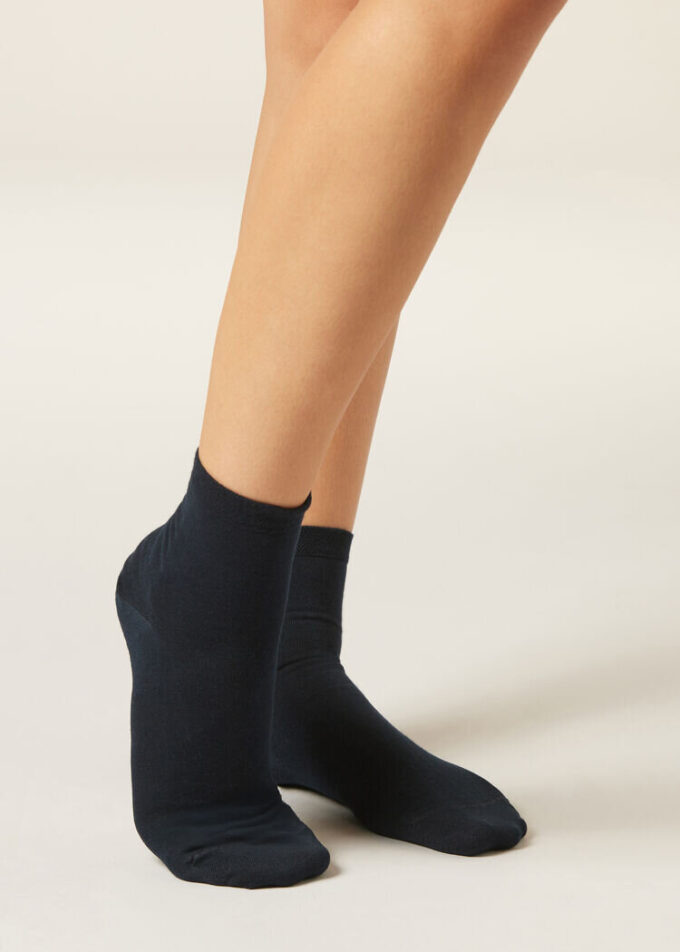 Kurze Socken mit verziertem Bündchen