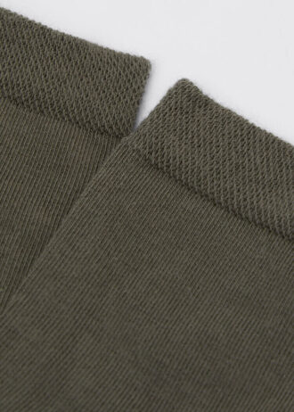 Kurze Socken mit verziertem Bündchen
