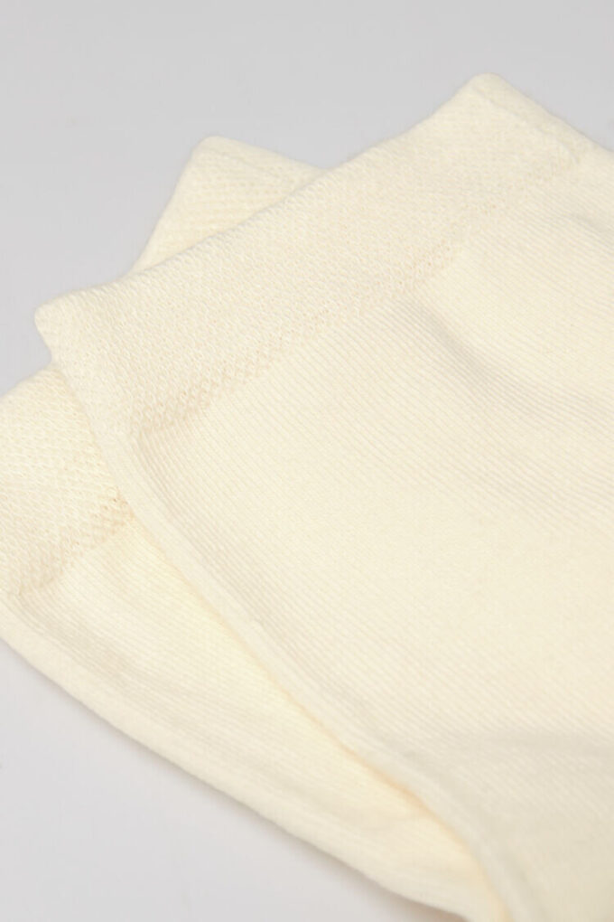 Kurze Socken mit verziertem Bündchen