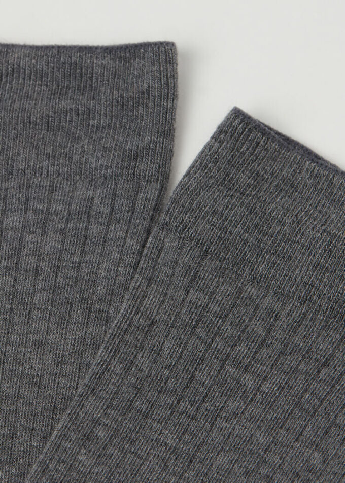 Lange gerippte Kaschmirsocken