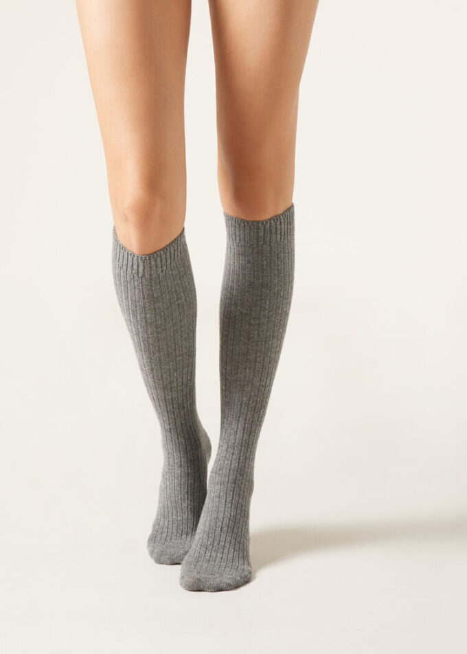 Lange gerippte Socken aus Wolle und Kaschmir