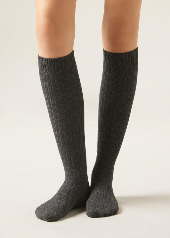 Lange gerippte Socken aus Wolle und Kaschmir