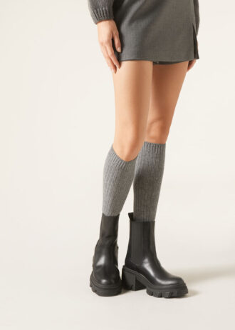 Lange gerippte Socken aus Wolle und Kaschmir