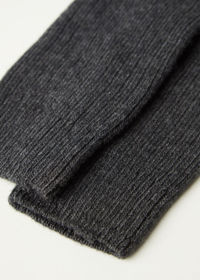 Lange gerippte Socken aus Wolle und Kaschmir