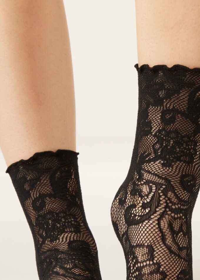 Socken mit Blumen-Spitzenmuster