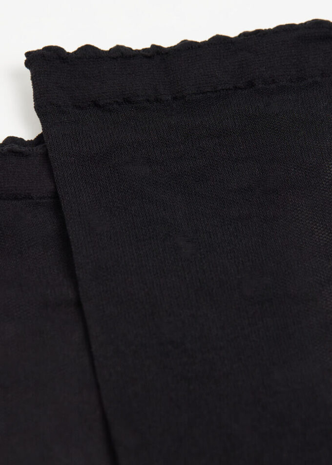 Socken mit Herz- und Punktmotiv