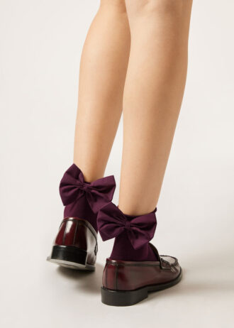 Socken mit Schleife
