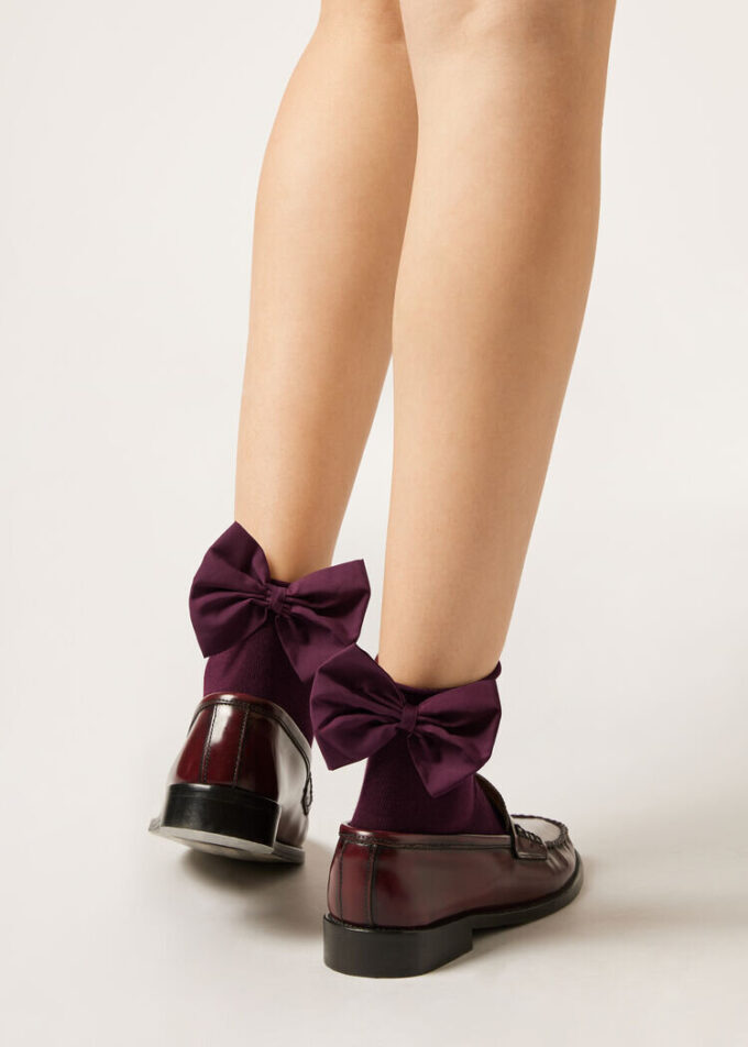 Socken mit Schleife