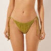 String-Bikinihose aus glänzendem Satin