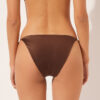 String-Bikinihose aus glänzendem Satin