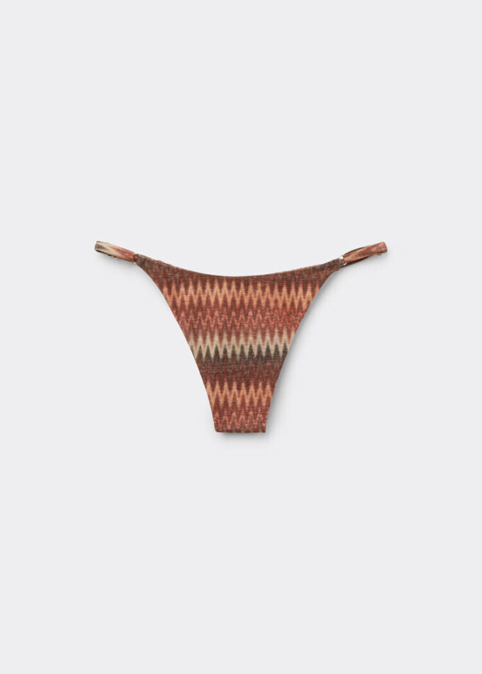 Tanga-Bikinihosen mit goldenem Chevron-Muster