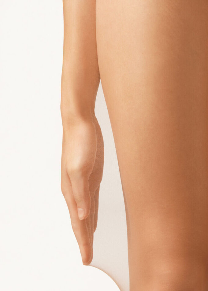Transparente, matte Strumpfhose mit Make-up-Effekt, 15 Denier