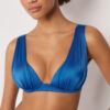 Triangel-Bikinioberteil mit abgestufter Polsterung, glänzender Satin